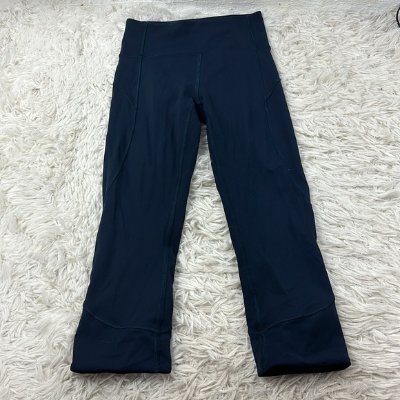 Lululemon In Movement Crop *Everlux 19" - Picture 1 of 5